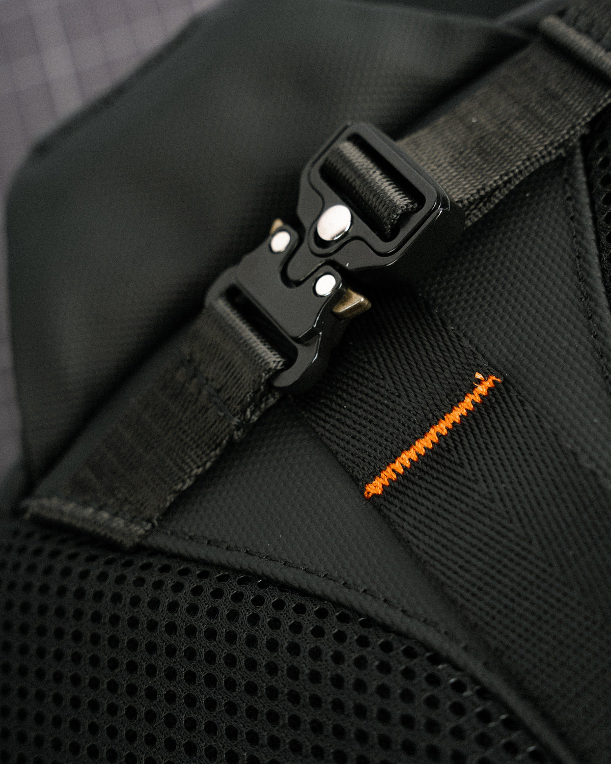 SMORK Smorky Sling cobra buckle and strap detail